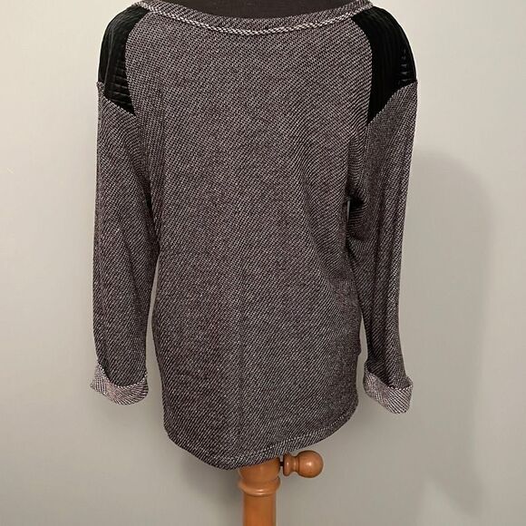 Casual Lush Sweater with Quilted Leather Shoulders - Picture 14 of 14